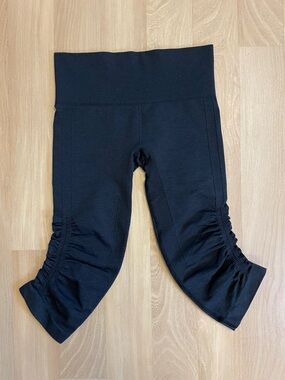 Lululemon In The Flow Crop II Size 4